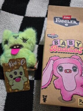 Zuru Fuggler Baby Baddies "Reek-O" 5-inch plush bag charm